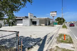 2808 S Harbor City Blvd, Melbourne, FL 32901 - Photo 1