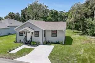 702 S Myrtle Ave, New Smyrna Beach, FL 32168 - Photo 1