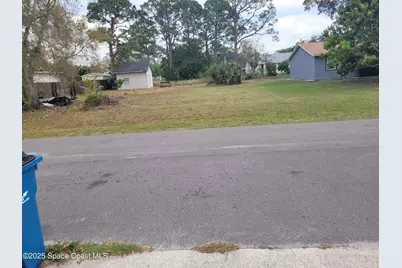 433 Borraclough Avenue, Palm Bay, FL 32907 - Photo 1