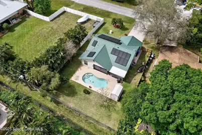 1226 32nd Avenue SW, Vero Beach, FL 32968 - Photo 1