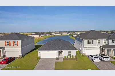 527 Glaspell Circle SE, Palm Bay, FL 32909 - Photo 1