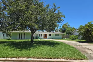 471 N 4th St, Cocoa Beach, FL 32931 - Photo 1