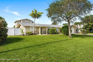 1529 Bayshore Dr, Cocoa Beach, FL 32931 - Photo 1