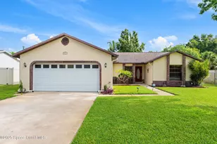 299 Cinnamon Lake Cir, Melbourne, FL 32901 - Photo 1