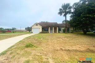 601 7 Gables Cir SE, Palm Bay, FL 32909 - Photo 1