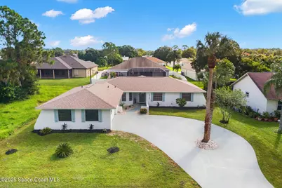 1069 Celle Avenue NW, Palm Bay, FL 32907 - Photo 1