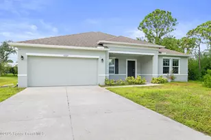 8225 95 Ct, Vero Beach, FL 32967 - Photo 1