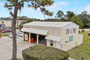 3330 N Courtenay Pkwy, Merritt Island, FL 32953 - Photo 1