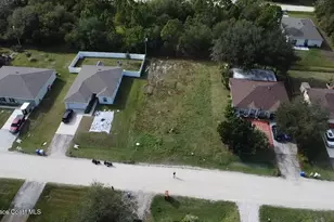 8545 104th Ave, Vero Beach, FL 32967 - Photo 1