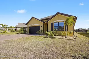 578 Old Country Rd S E, Palm Bay, FL 32909 - Photo 2