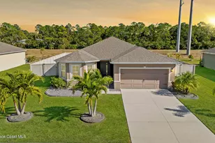 389 Guinevere Dr SW, Palm Bay, FL 32908 - Photo 1