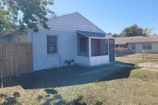 807 Azalea Ct N, Melbourne, FL 32935 - Photo 1