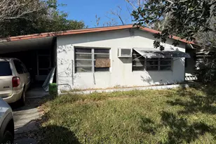 2158 Smathers Cir N, Melbourne, FL 32935 - Photo 1