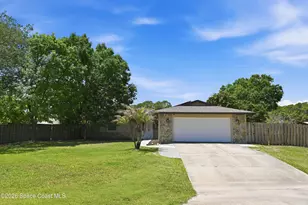 590 Auf Ct NW, Palm Bay, FL 32907 - Photo 1