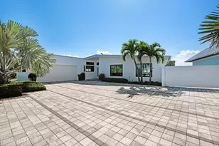 93 W Bay Dr, Cocoa Beach, FL 32931 - Photo 1