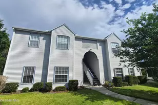 4881 Lake Waterford Way W, Melbourne, FL 32901 - Photo 1