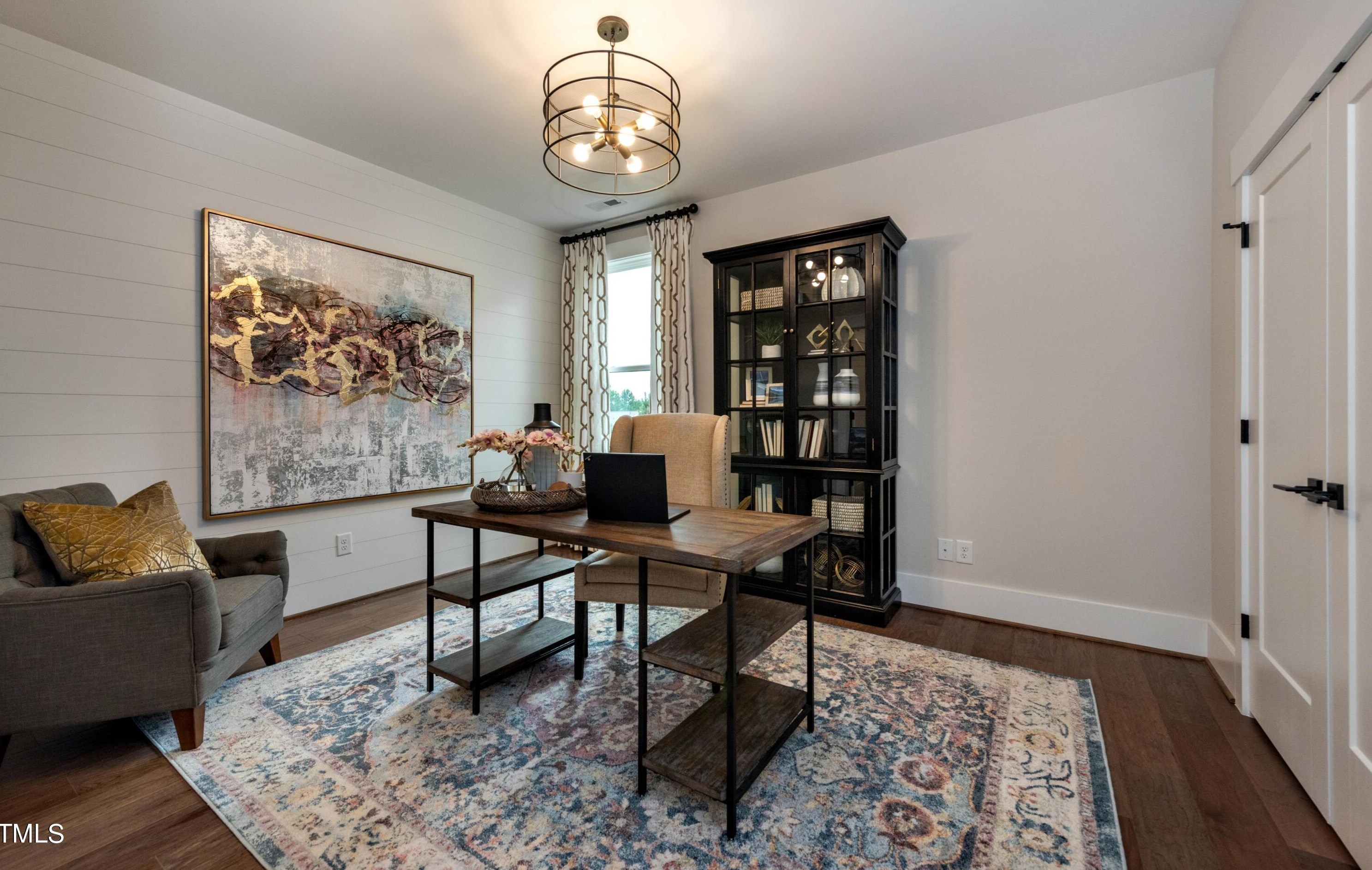 1817 Longwood Dr, Raleigh, NC 27612-6449