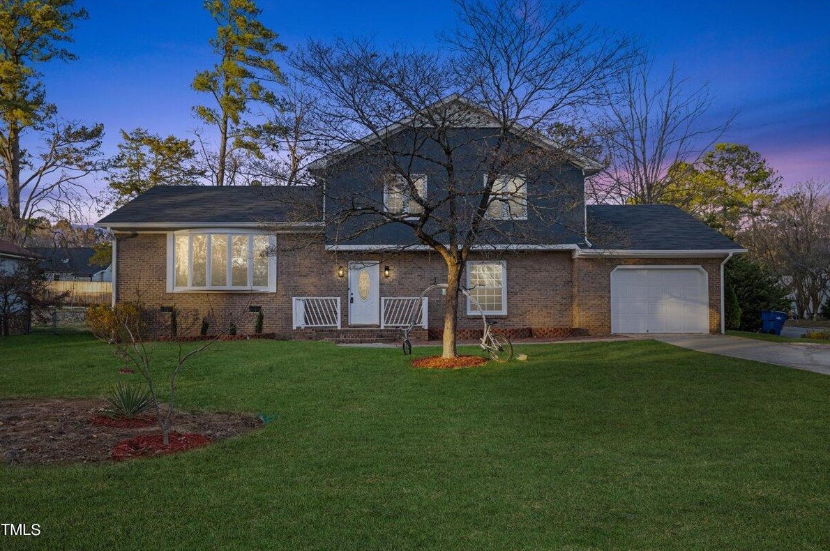 2025 Port Royal Rd, Raleigh, NC 27609-4131