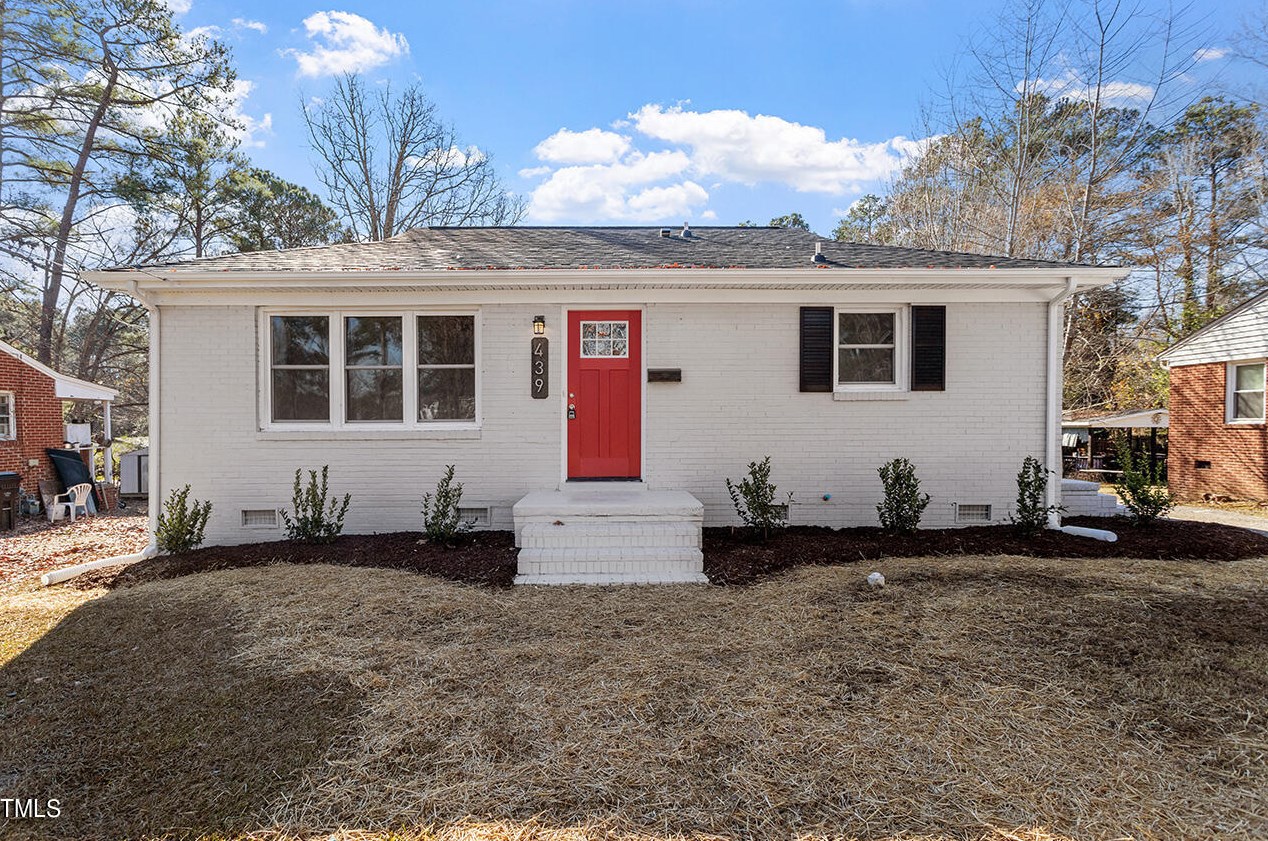 439 Evergreen Ln, Sanford, NC 27330