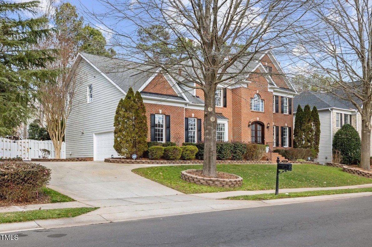 9128 Fawn Hill Ct, Raleigh, NC 27617-7768