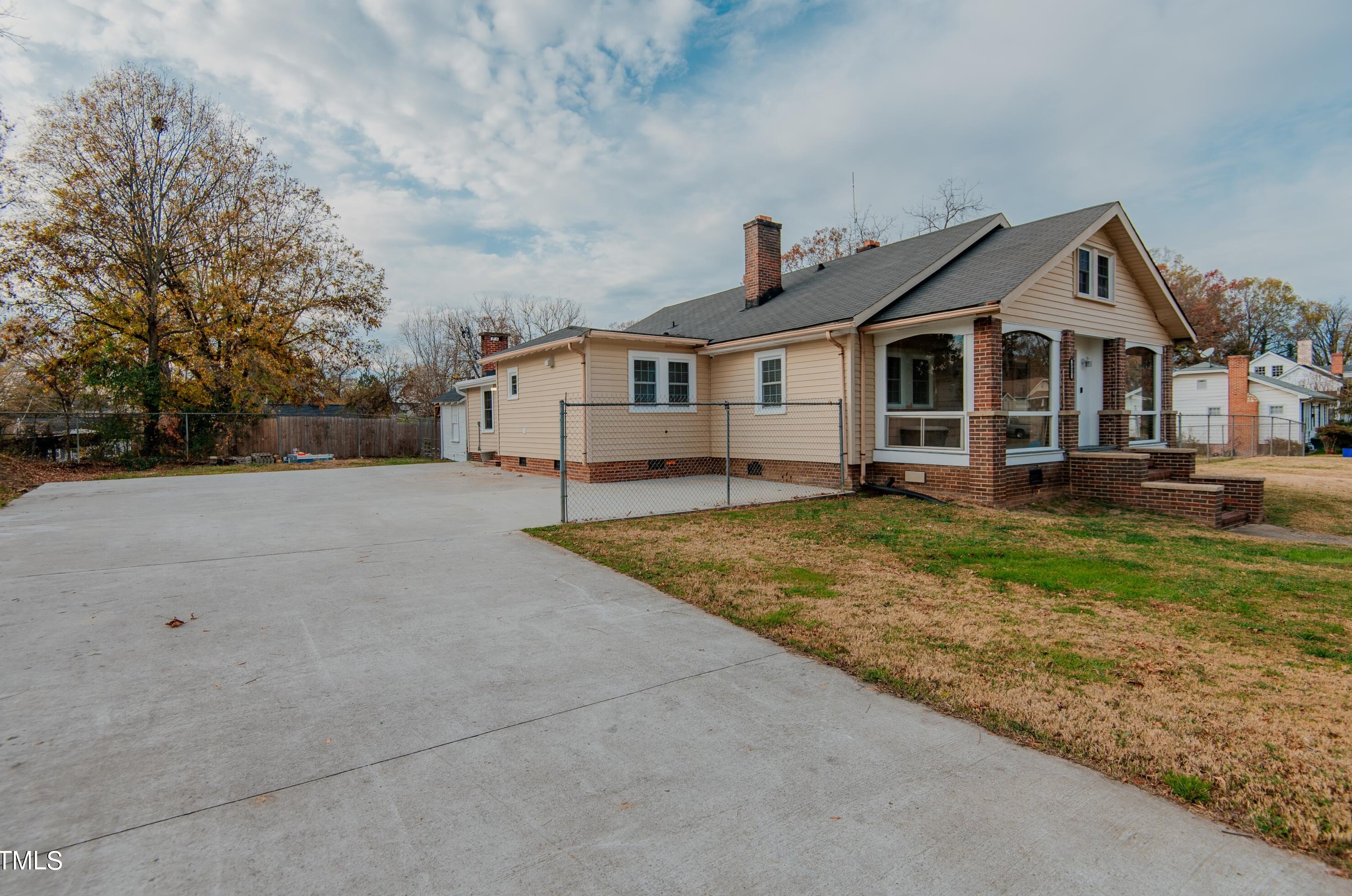 327 Georgia Ave, Burlington, NC 27217