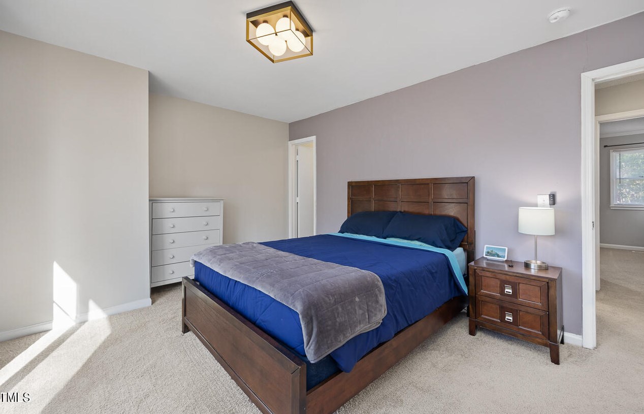 5919 Dixon Dr, Raleigh NC  27609-3639 exterior