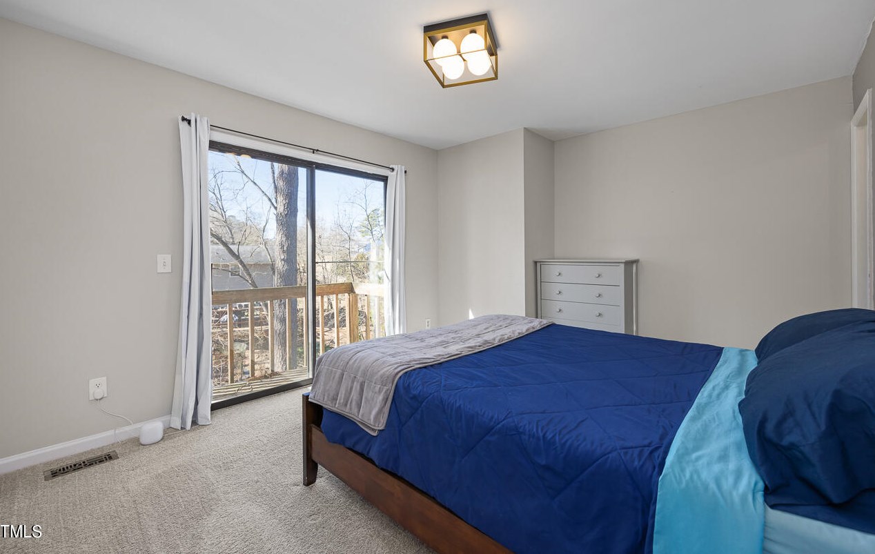 5919 Dixon Dr, Raleigh NC  27609-3639 exterior