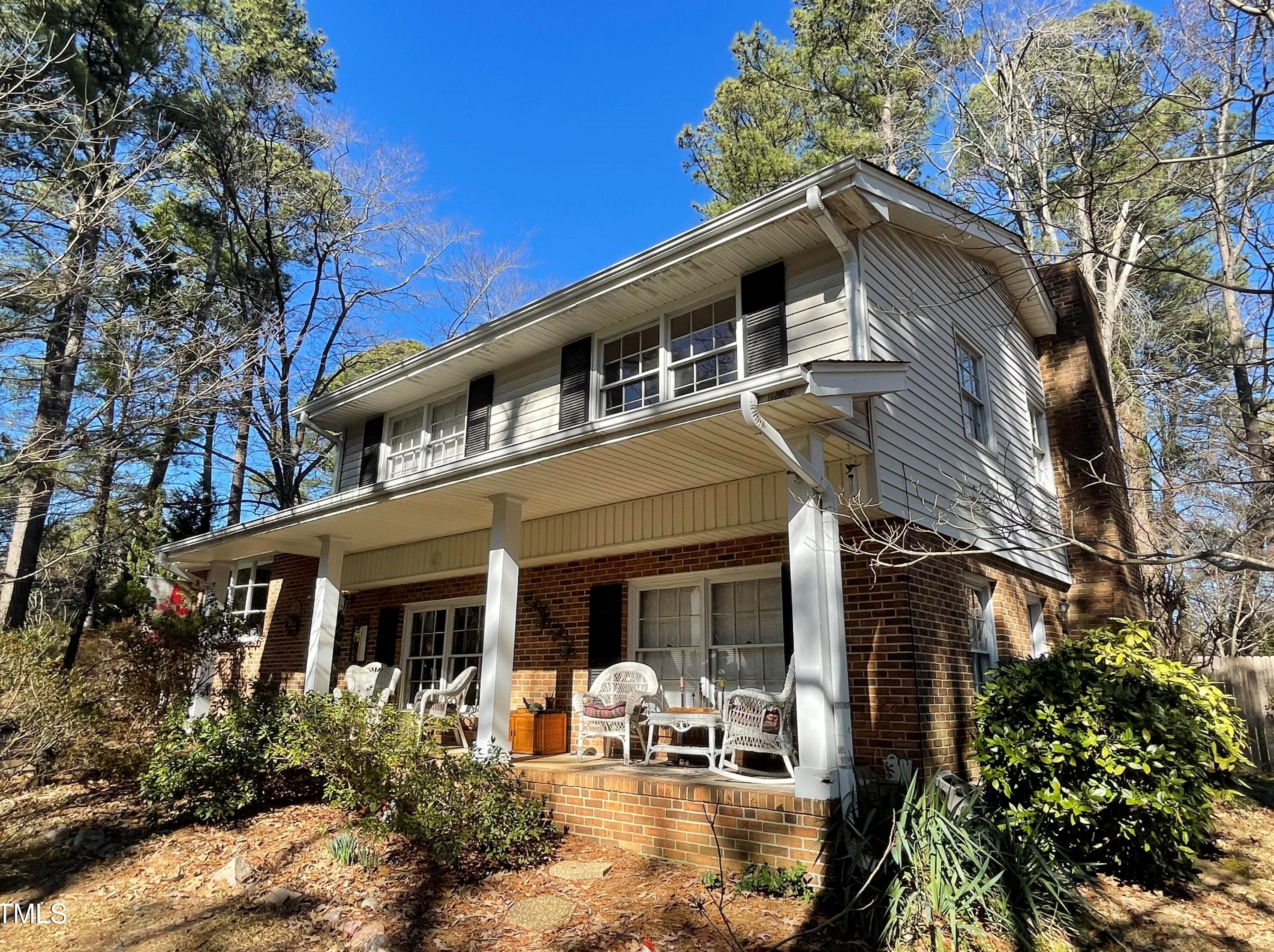 404 Cottonwood Cir, Raleigh, NC 27609-4406