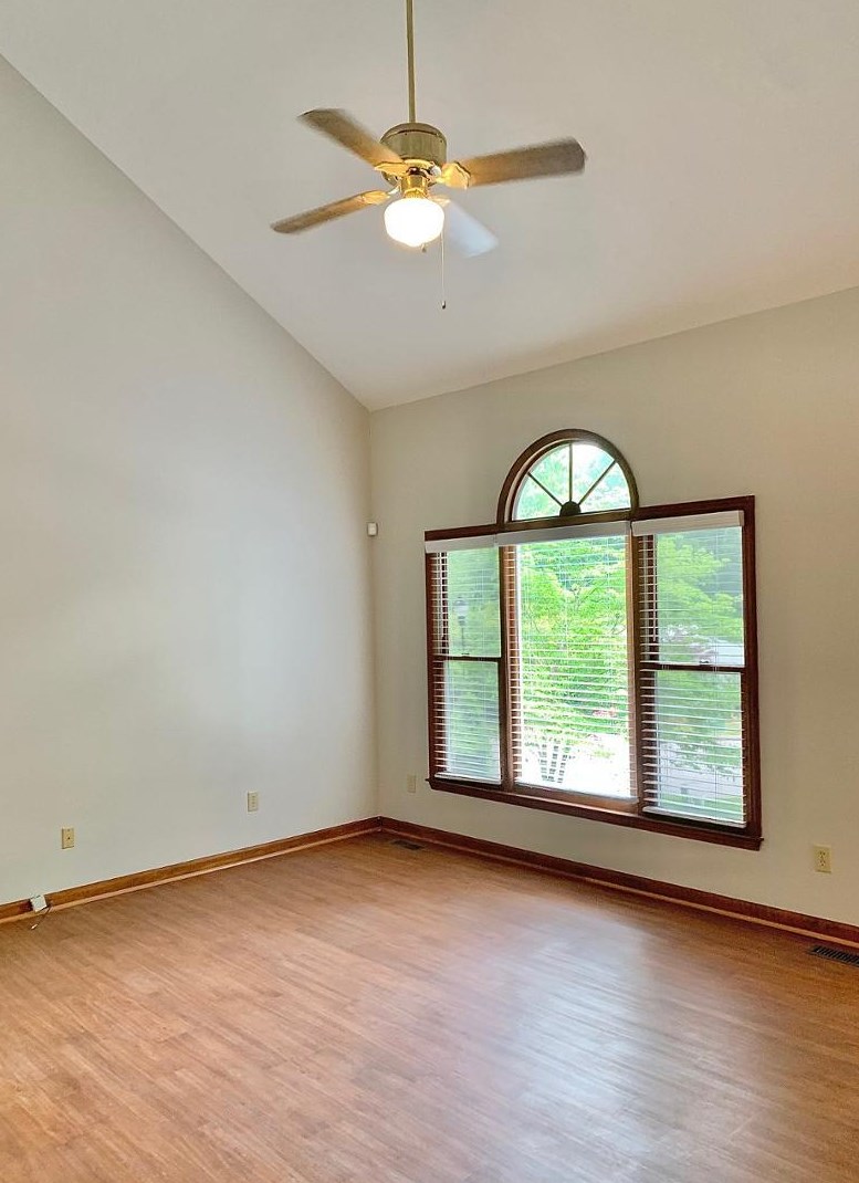 211 Beechtree Dr, Cary, NC 27513-2422