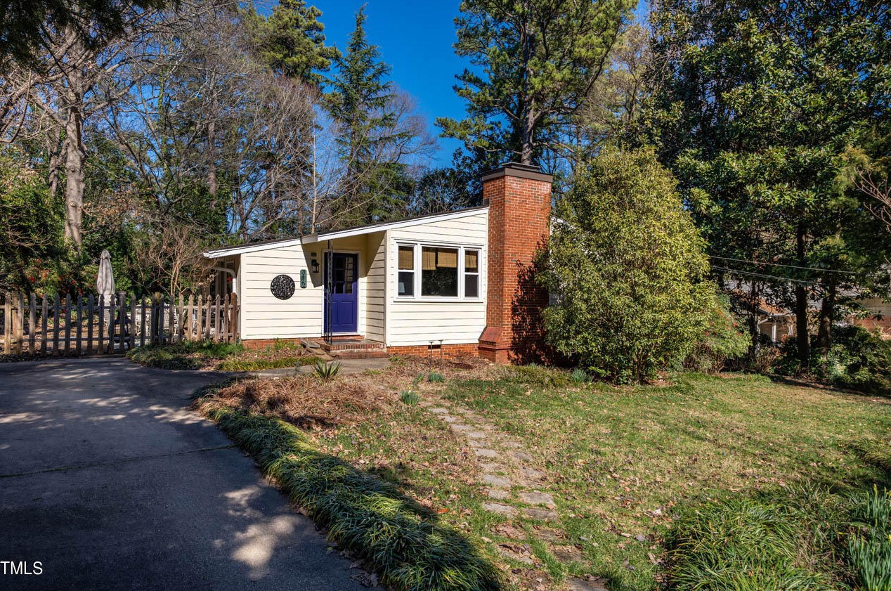 3422 Redbud Ln, Raleigh, NC 27607-6833