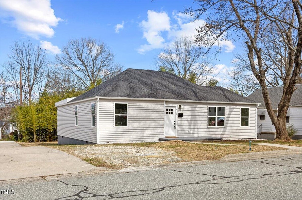 1412 Ashe St, Burlington, NC 27217