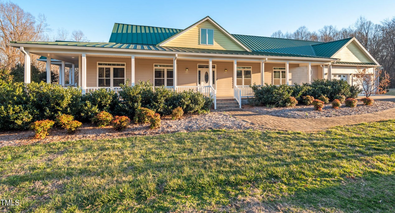 2035 Allen Jarrett Dr, Mebane, NC 27302