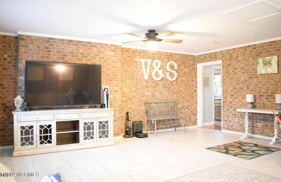 403 W Turlington St, Salemburg, NC 28385