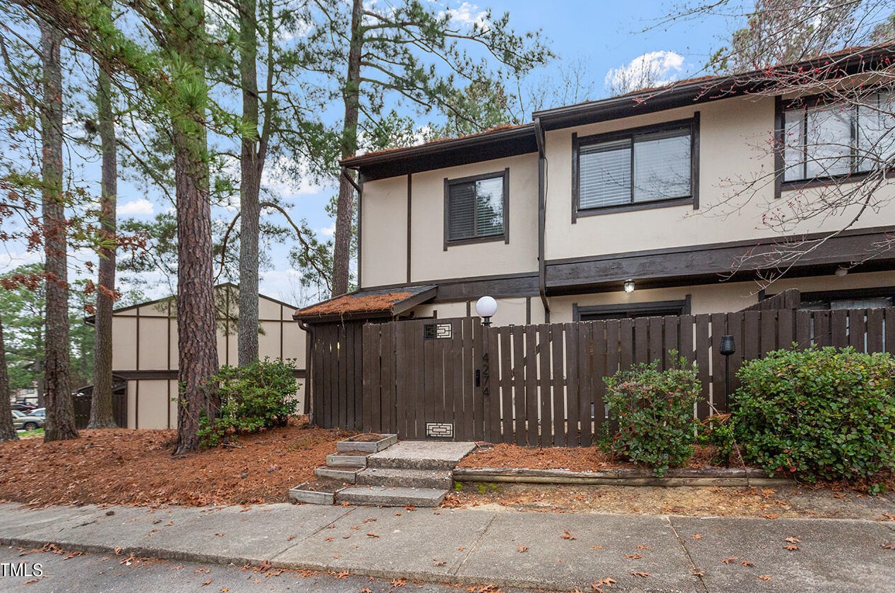 4274 Lake Ridge Dr, Raleigh, NC 27604
