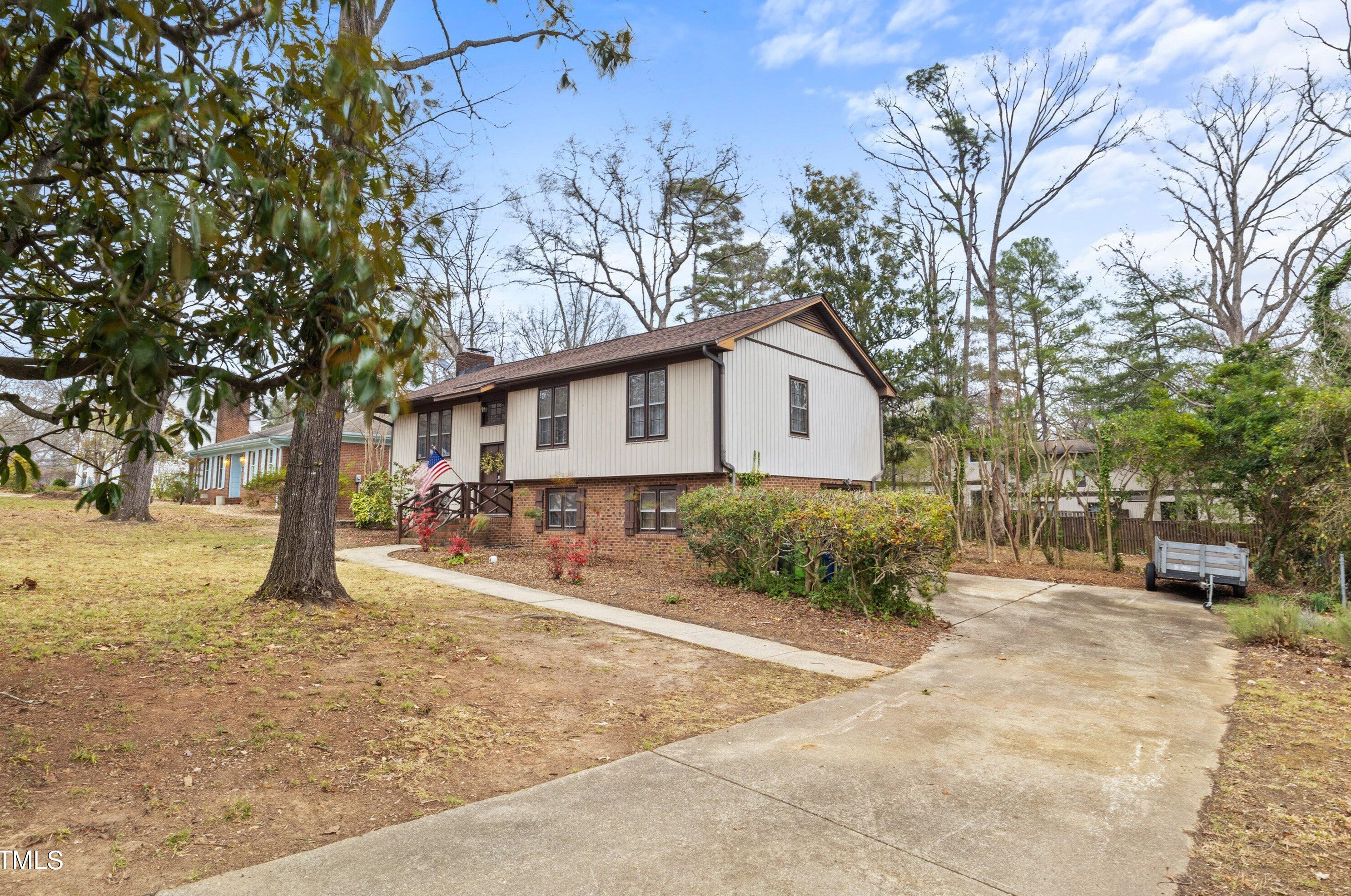 1305 Deboy St, Raleigh, NC 27606-1719