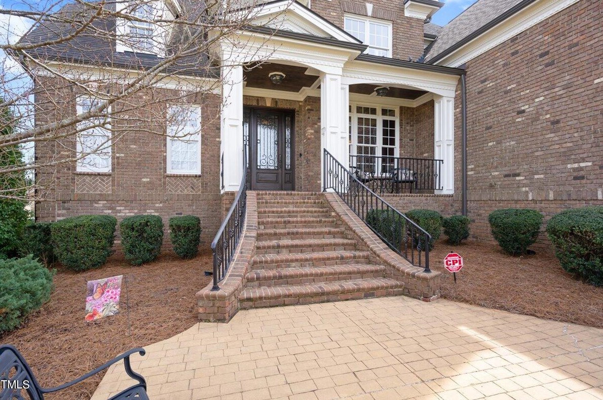 3209 Bankswood Dr, Raleigh, NC 27603-4854