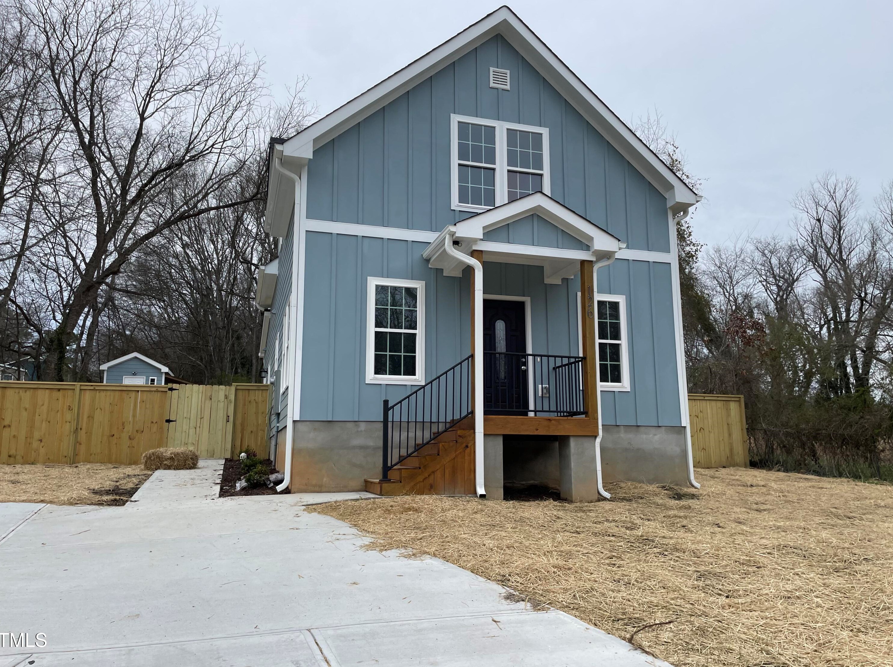 126 Mineral Springs St, Louisburg, NC 27549-2824