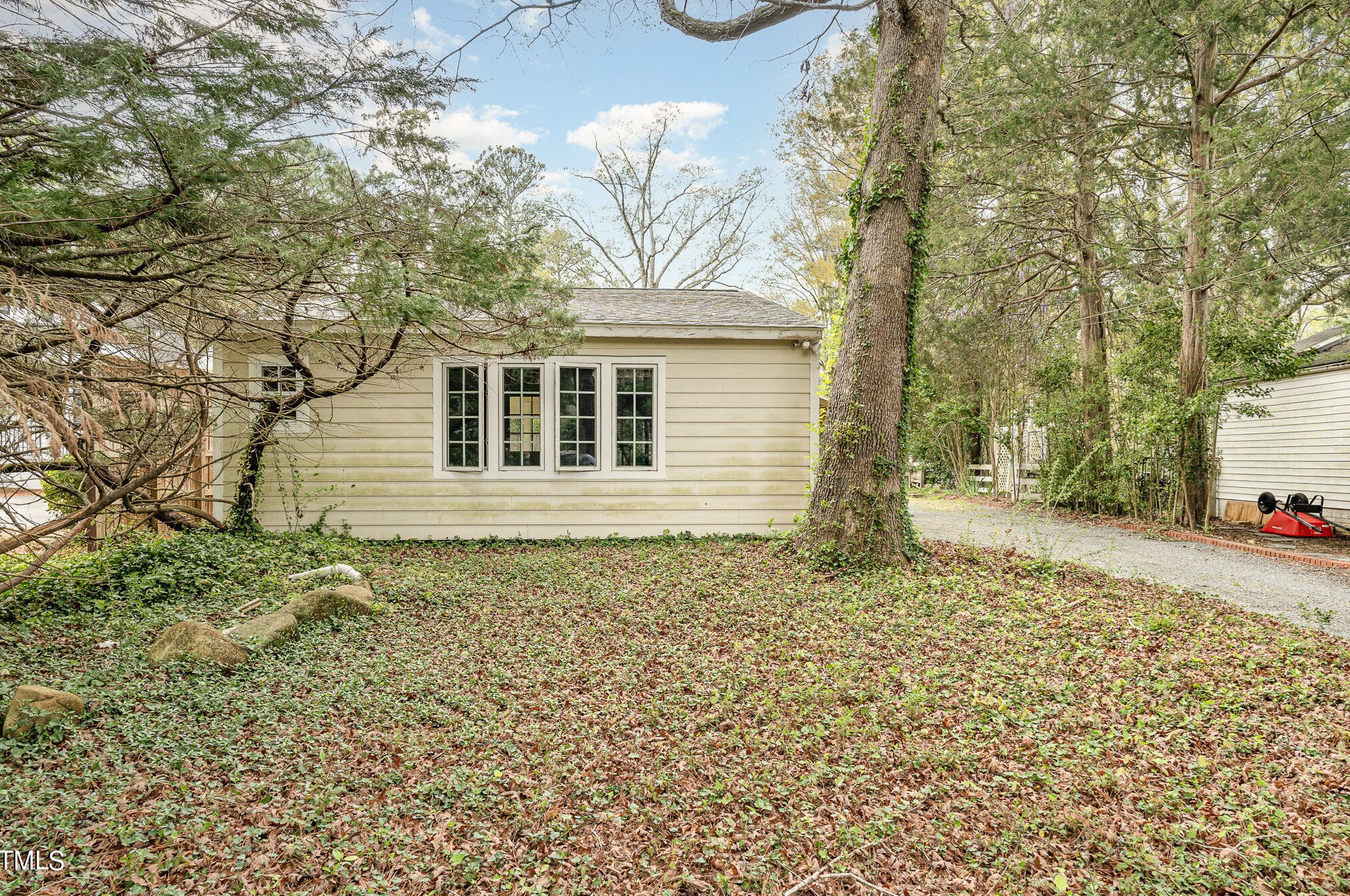 3204 Hope Valley Rd, Durham, NC 27707-3927