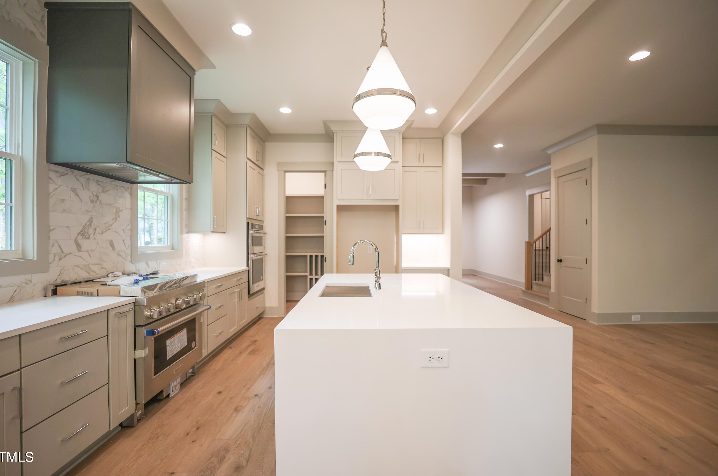 252 Lk Dr, Cary NC 27513-3103 exterior