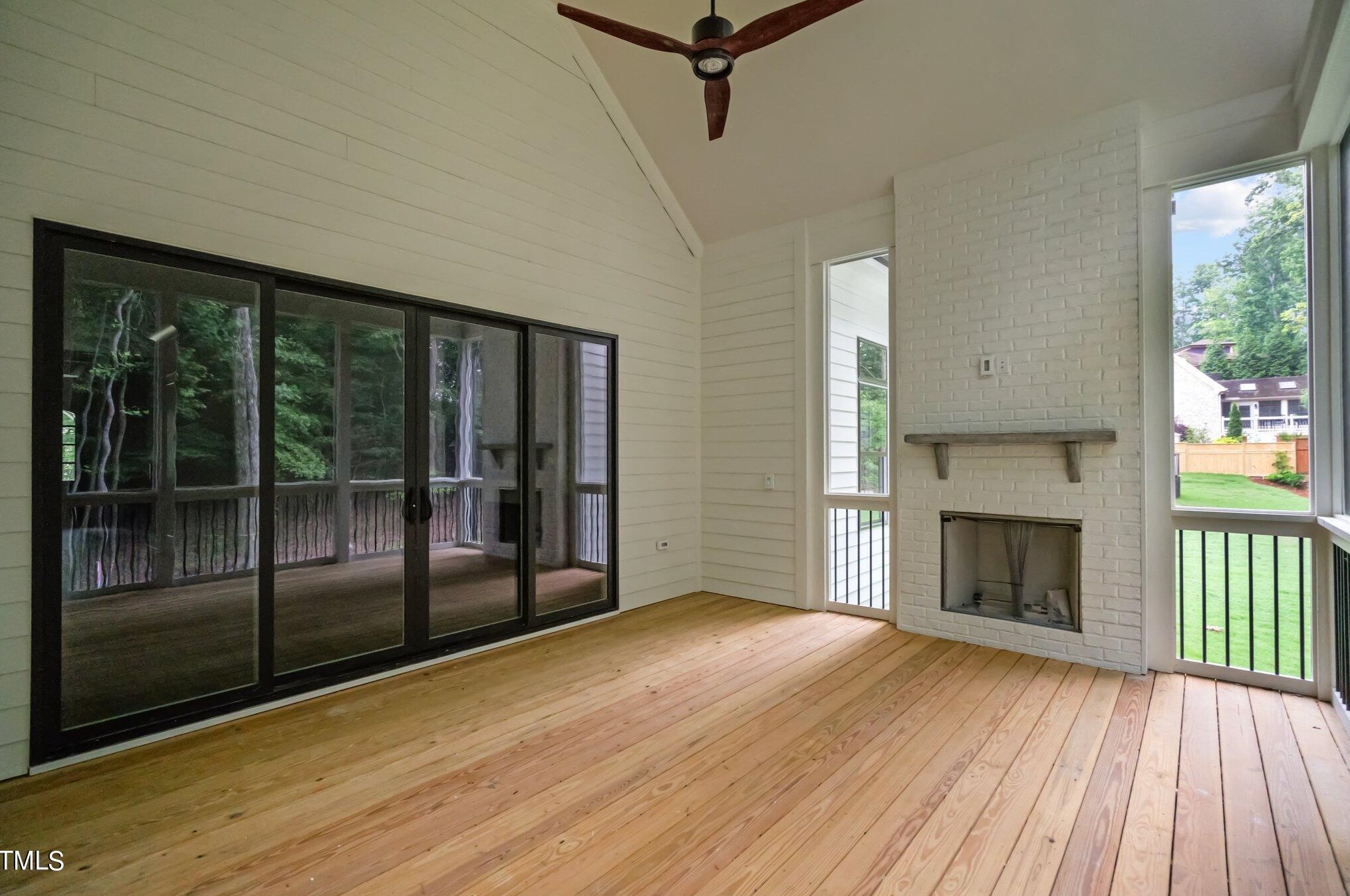 252 Lk Dr, Cary NC 27513-3103 exterior