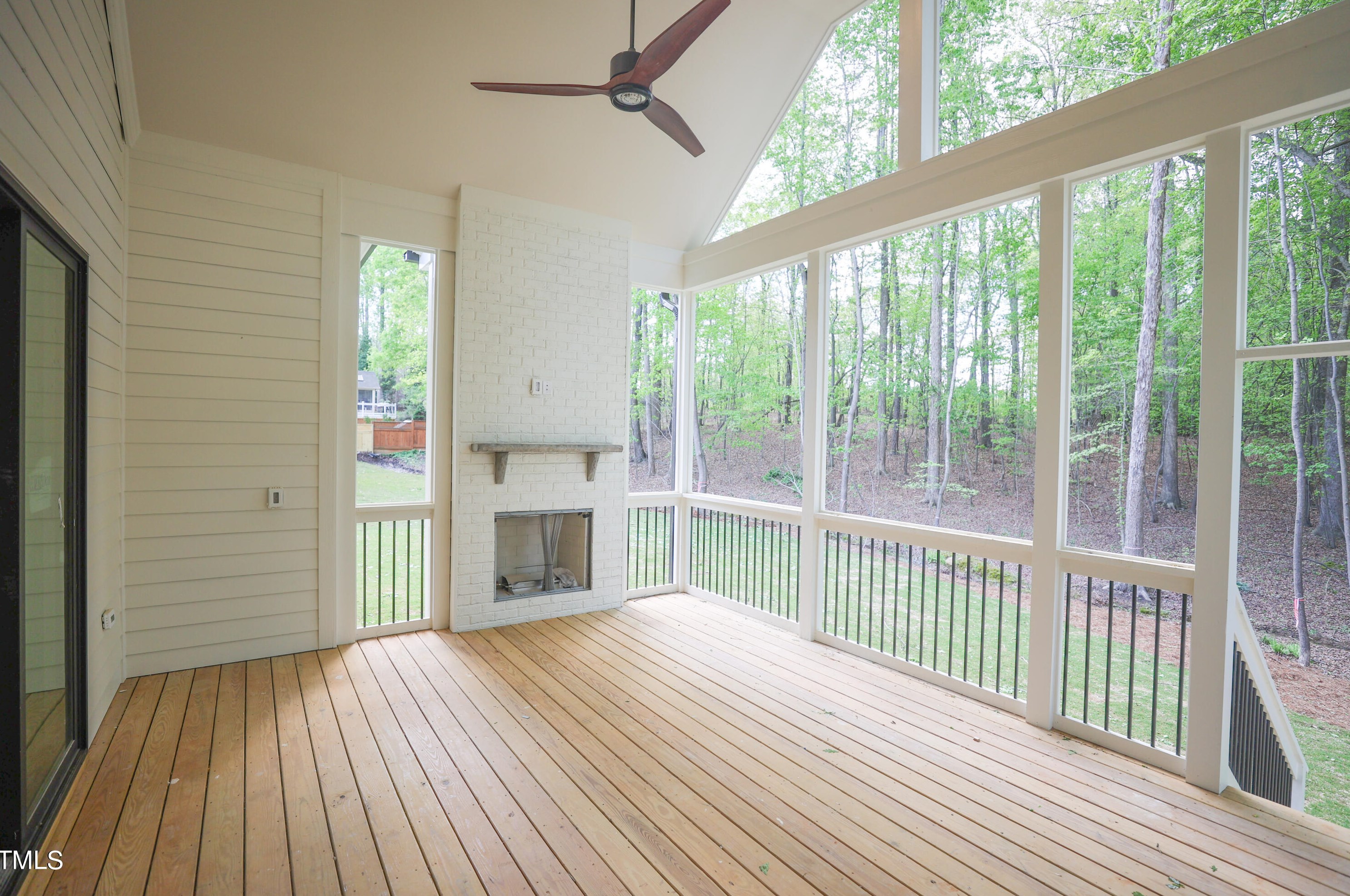 252 Lk Dr, Cary NC 27513-3103 exterior