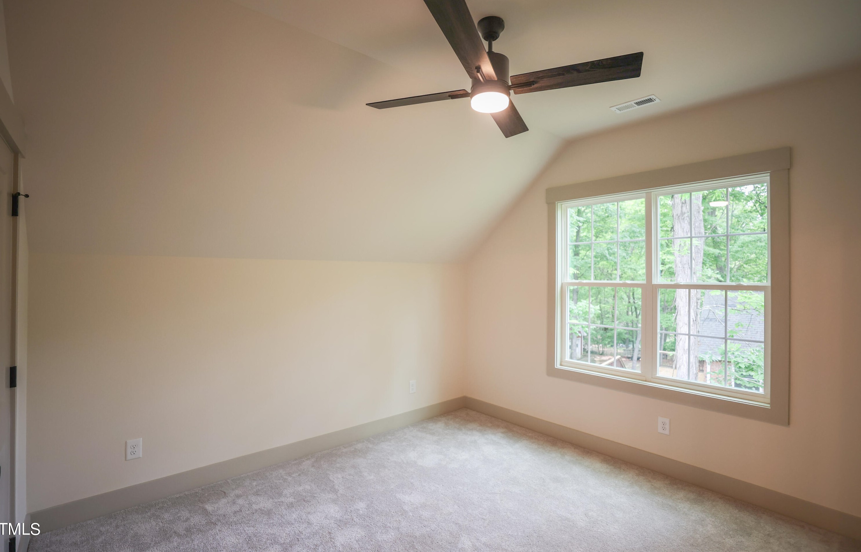 252 Lk Dr, Cary NC 27513-3103 exterior