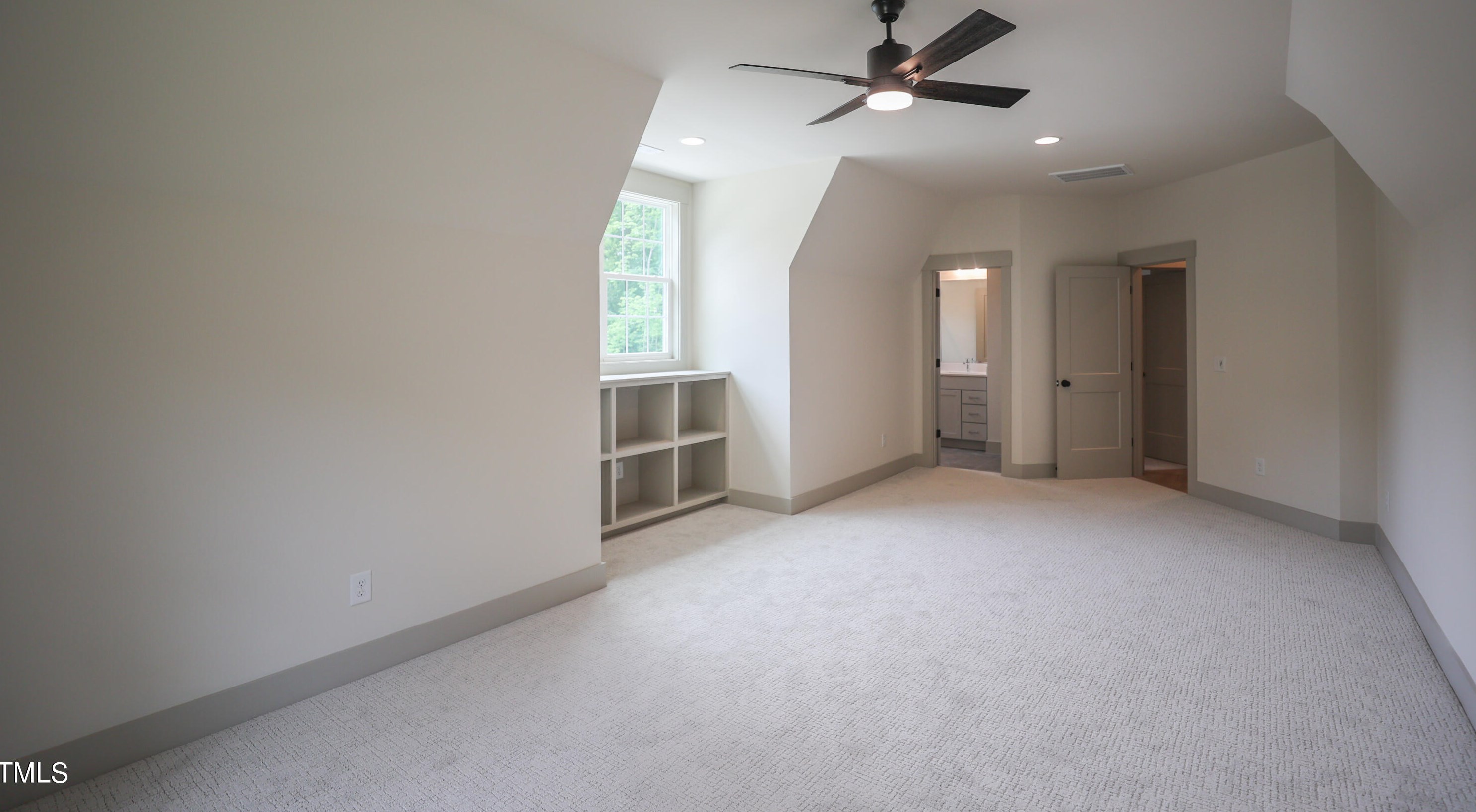 252 Lk Dr, Cary NC 27513-3103 exterior