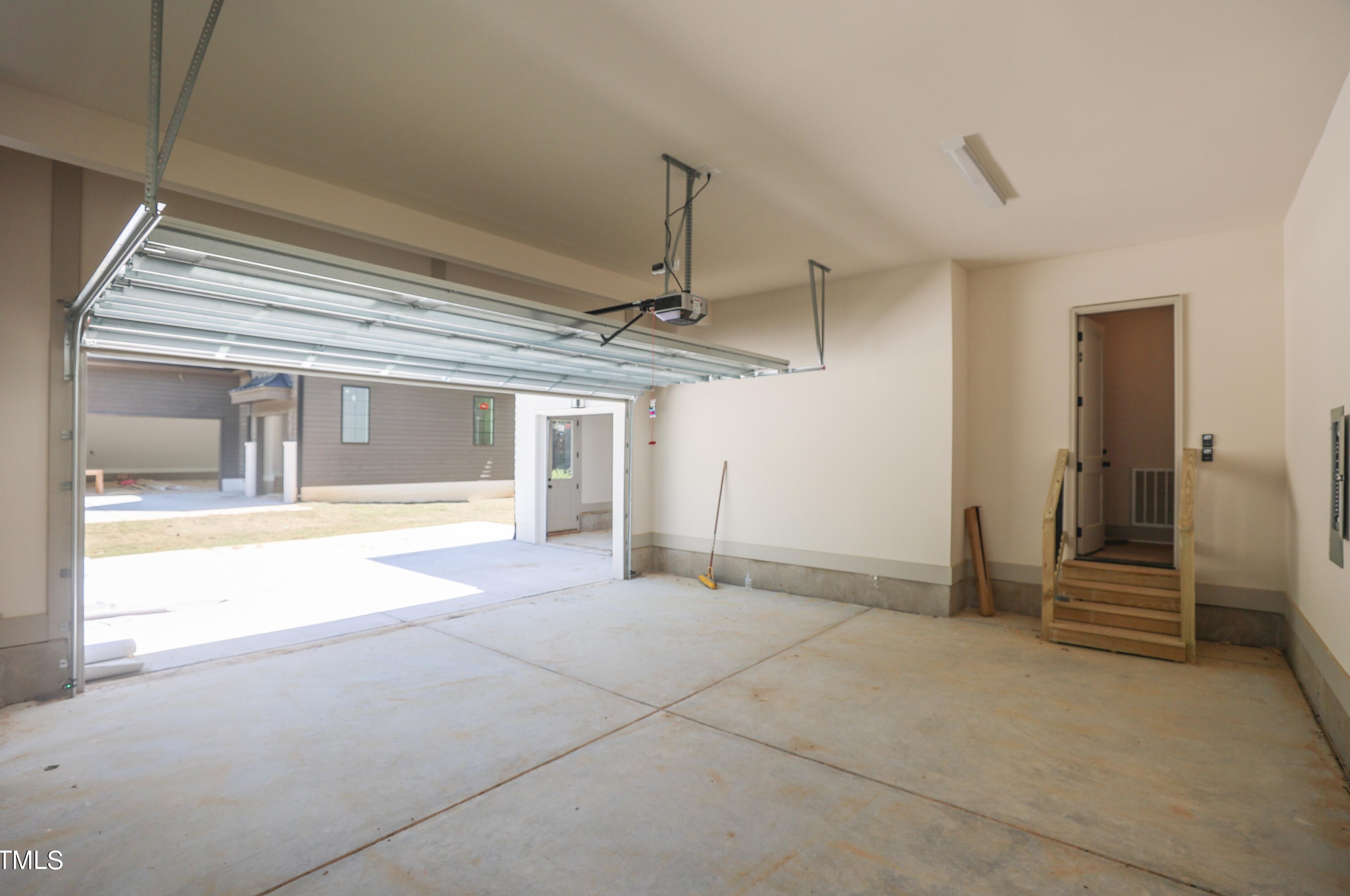 252 Lk Dr, Cary NC 27513-3103 exterior