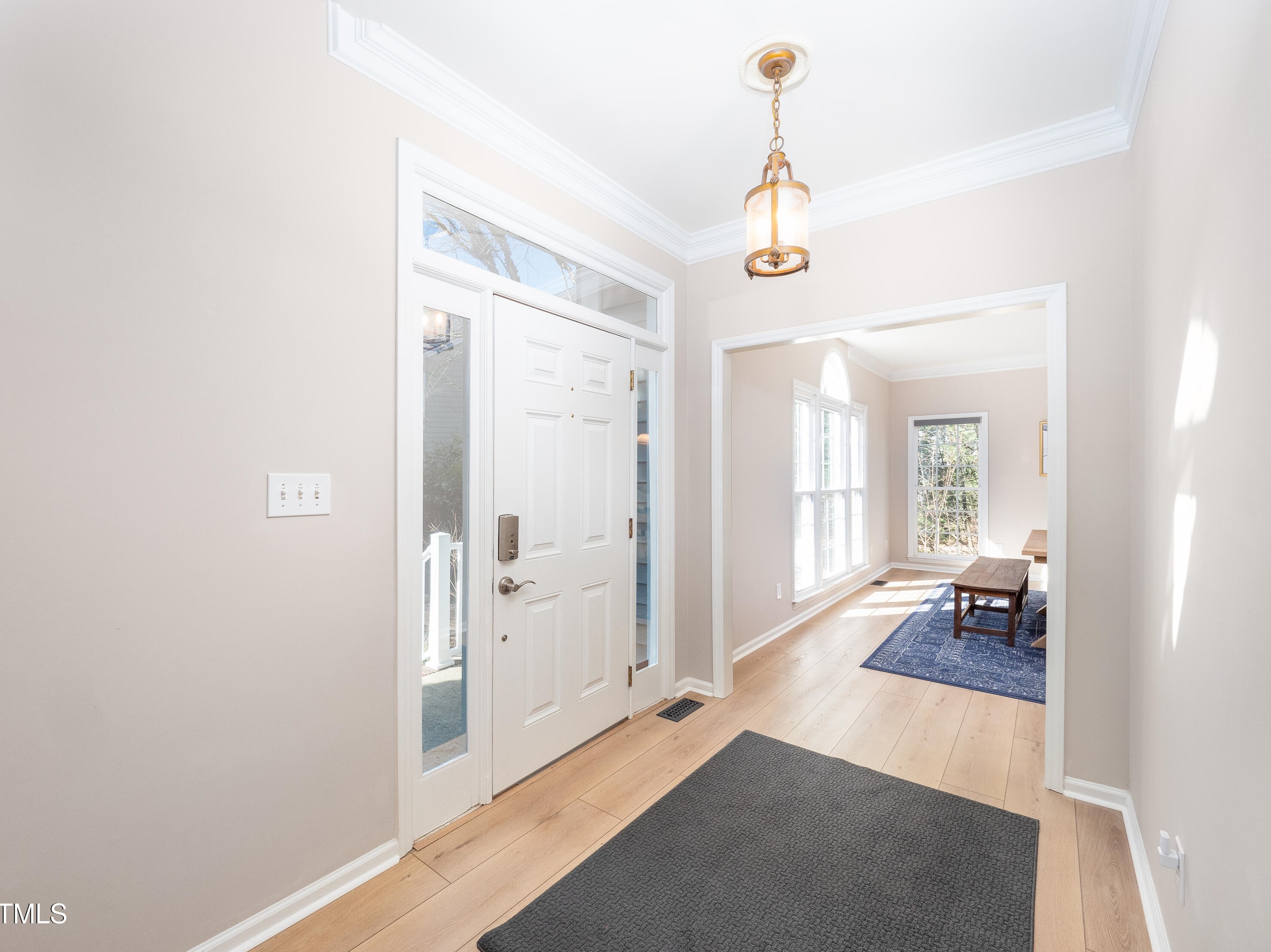 221 Arbordale Ct, Cary, NC 27518-3004