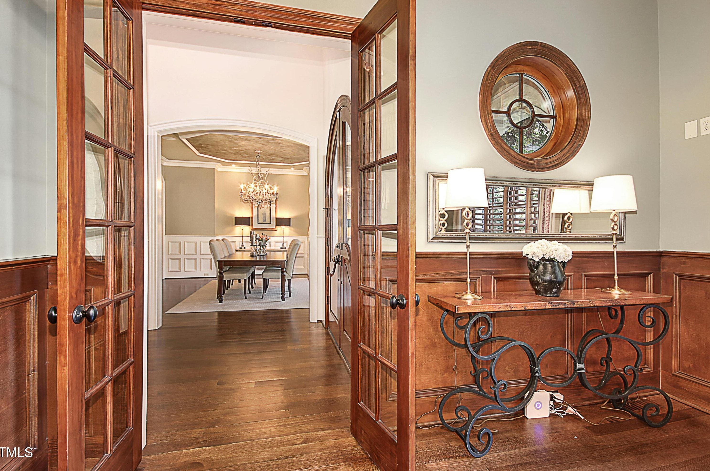 2712 Anderson Dr, Raleigh NC  27608-1504 exterior