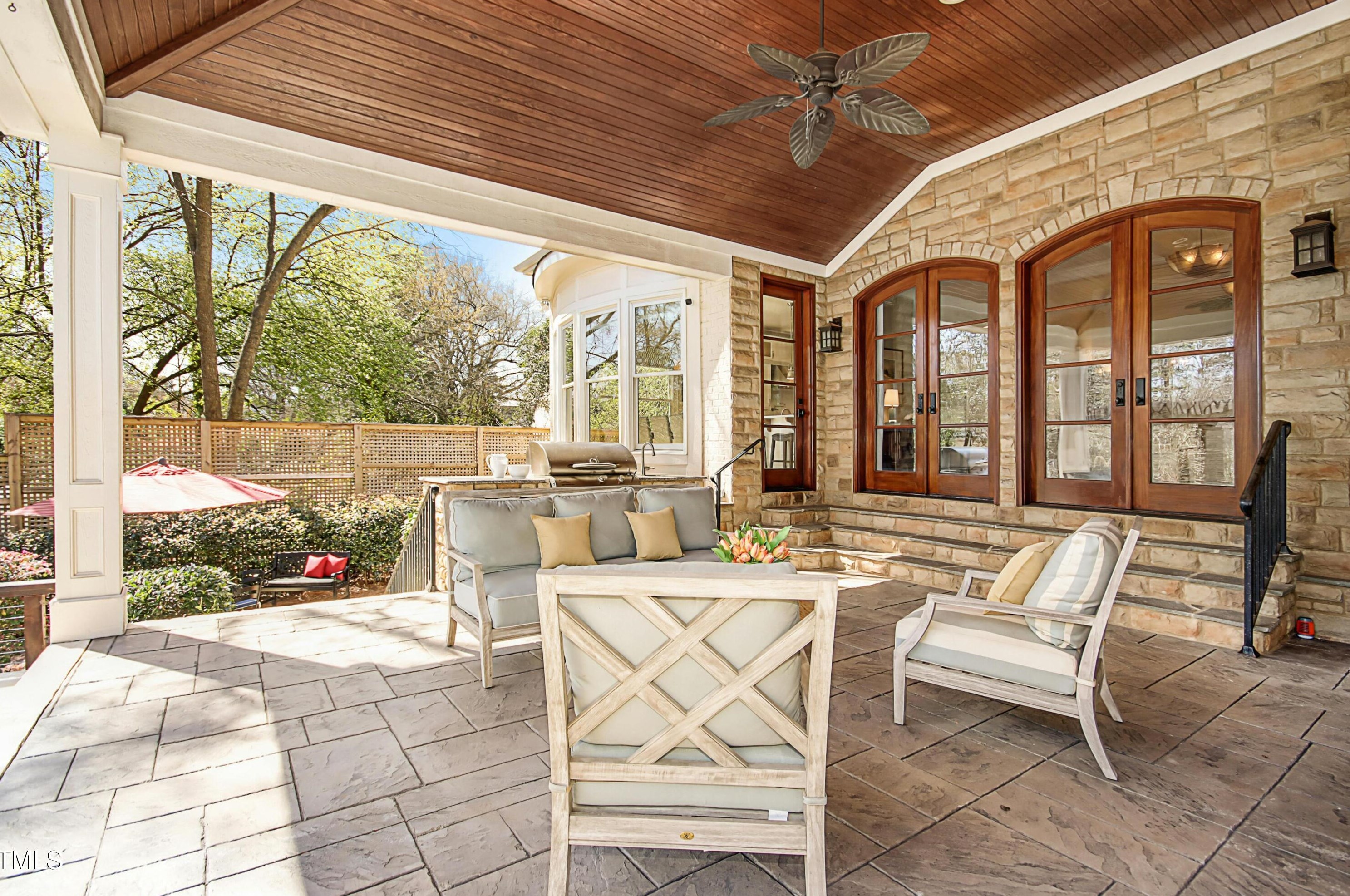 2712 Anderson Dr, Raleigh NC  27608-1504 exterior
