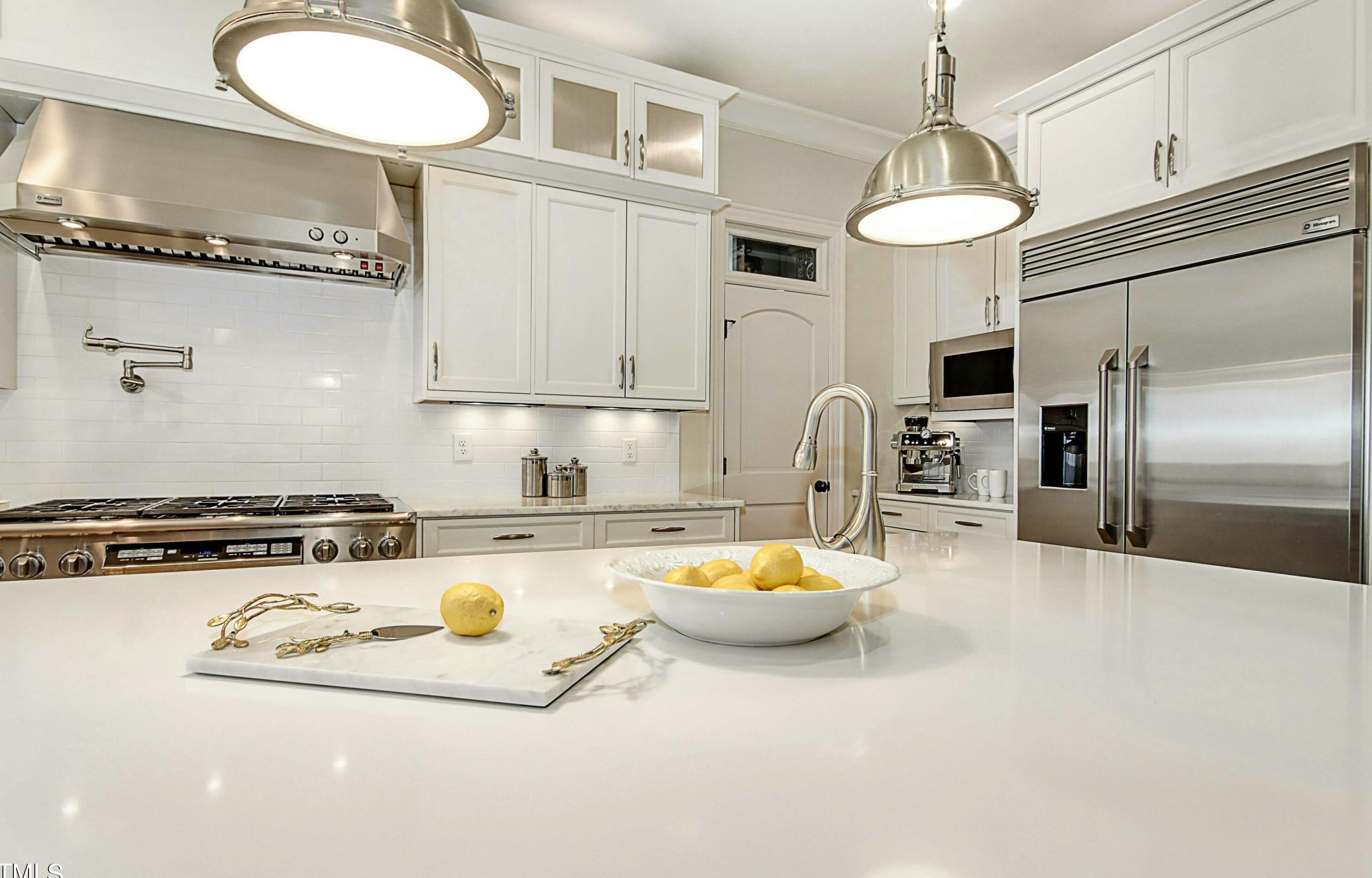 2712 Anderson Dr, Raleigh NC  27608-1504 exterior