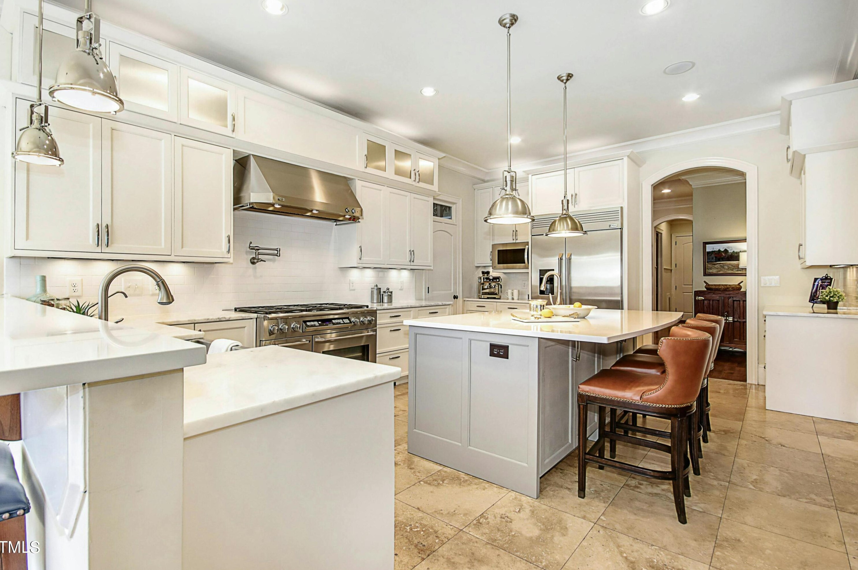 2712 Anderson Dr, Raleigh NC  27608-1504 exterior