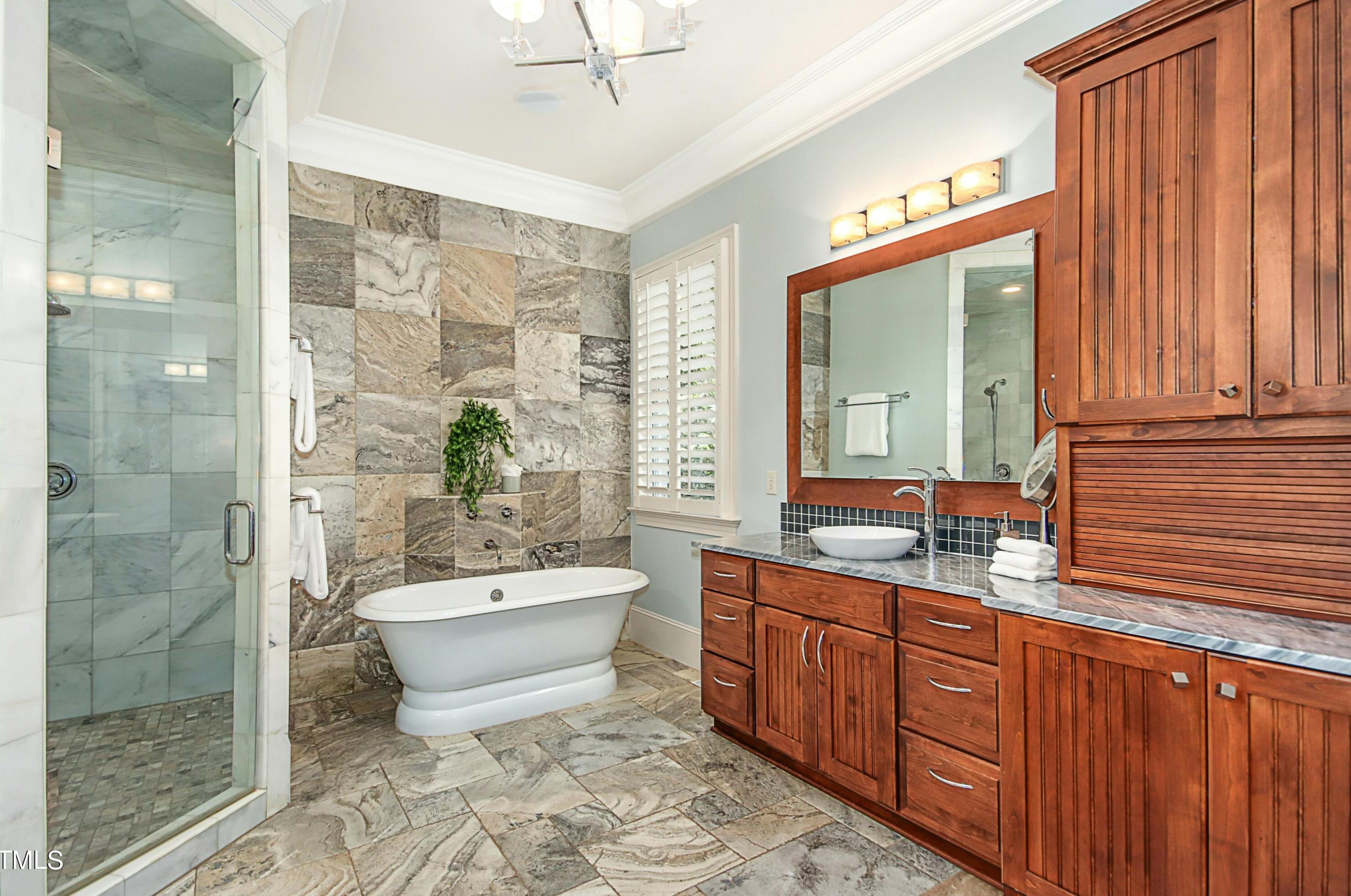 2712 Anderson Dr, Raleigh NC  27608-1504 exterior